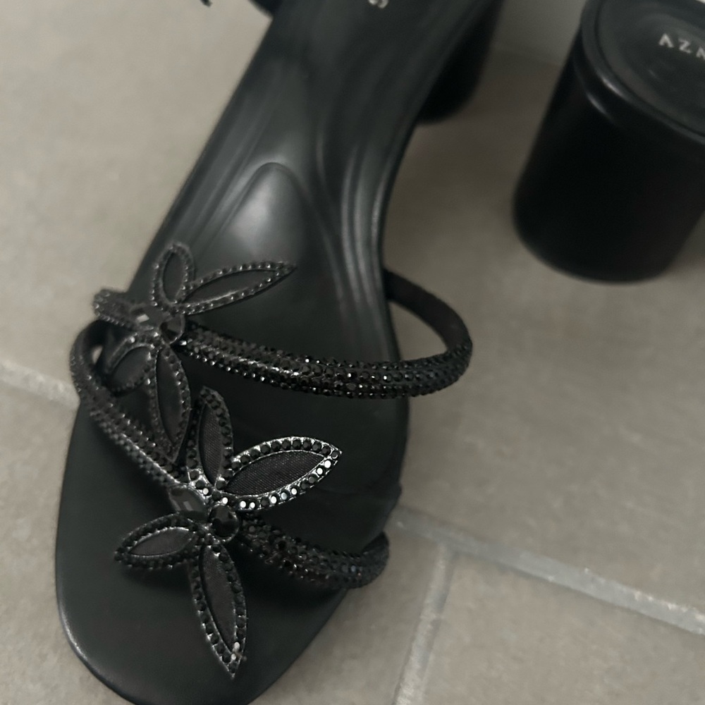 Elegant Black Heels with Floral Design